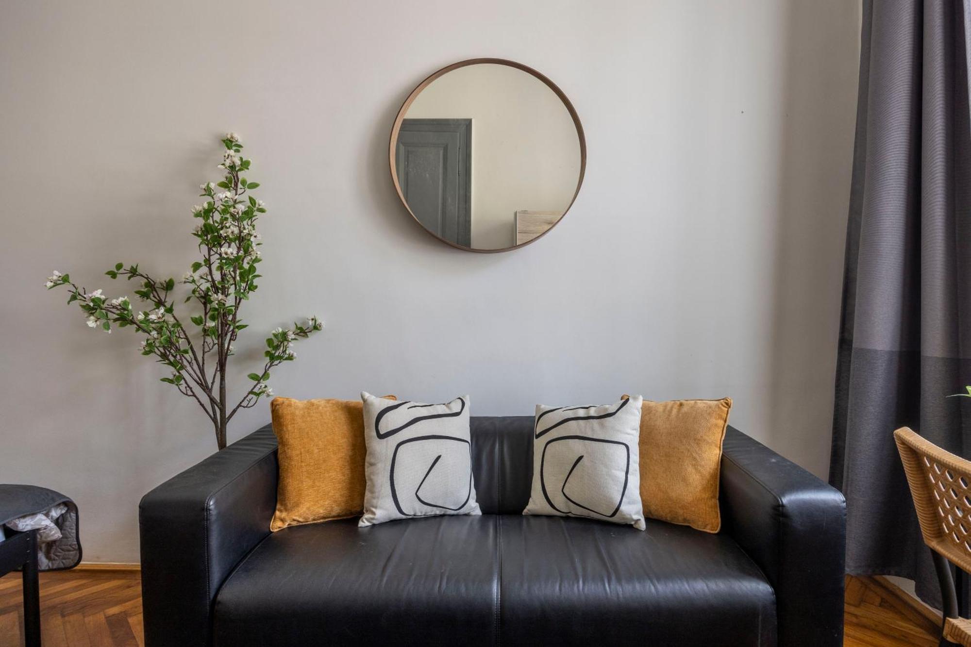 Charming & Cozy Stylish Apartment In The Heart Of Budapesta Exterior foto